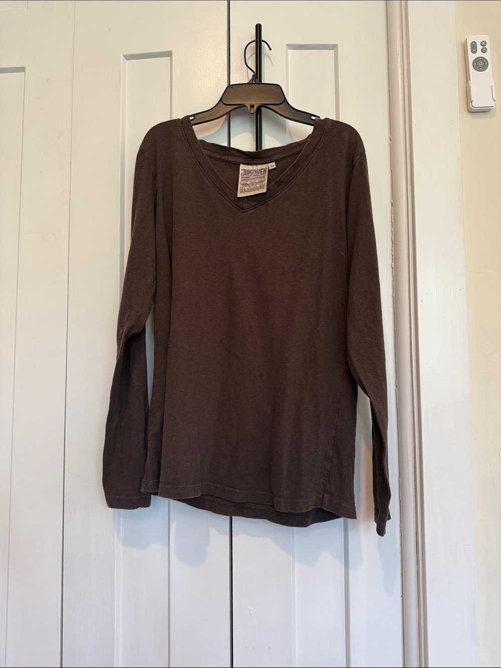 Jungmaven Paige V Neck in Coffee Bean